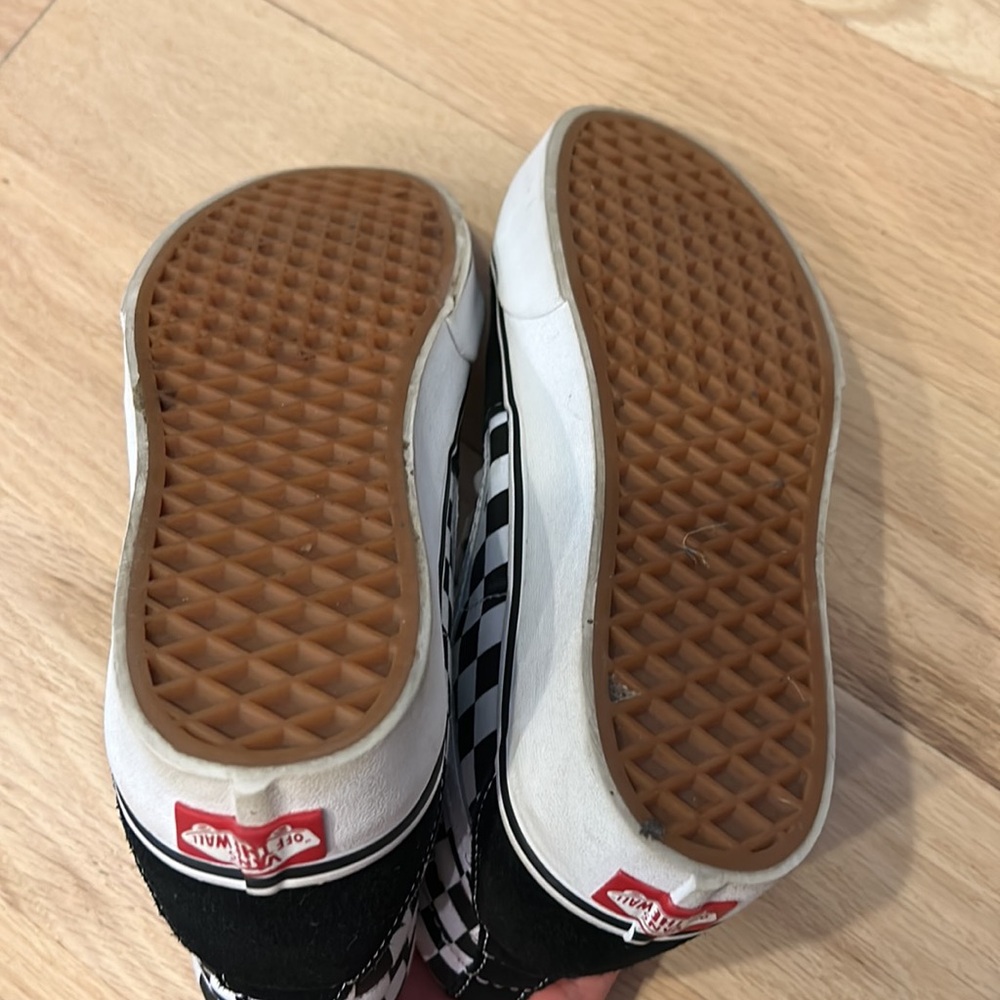 Vans - Picture 7 of 7